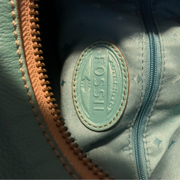 Fossil Tate Hobo Shoulder Bag 💯 %
Leather with gold hardware turquoise teal zip - Picture 2 of 8